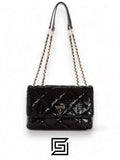 leather GUESS Solapa cruzada convertible Cessily IG767921 Black