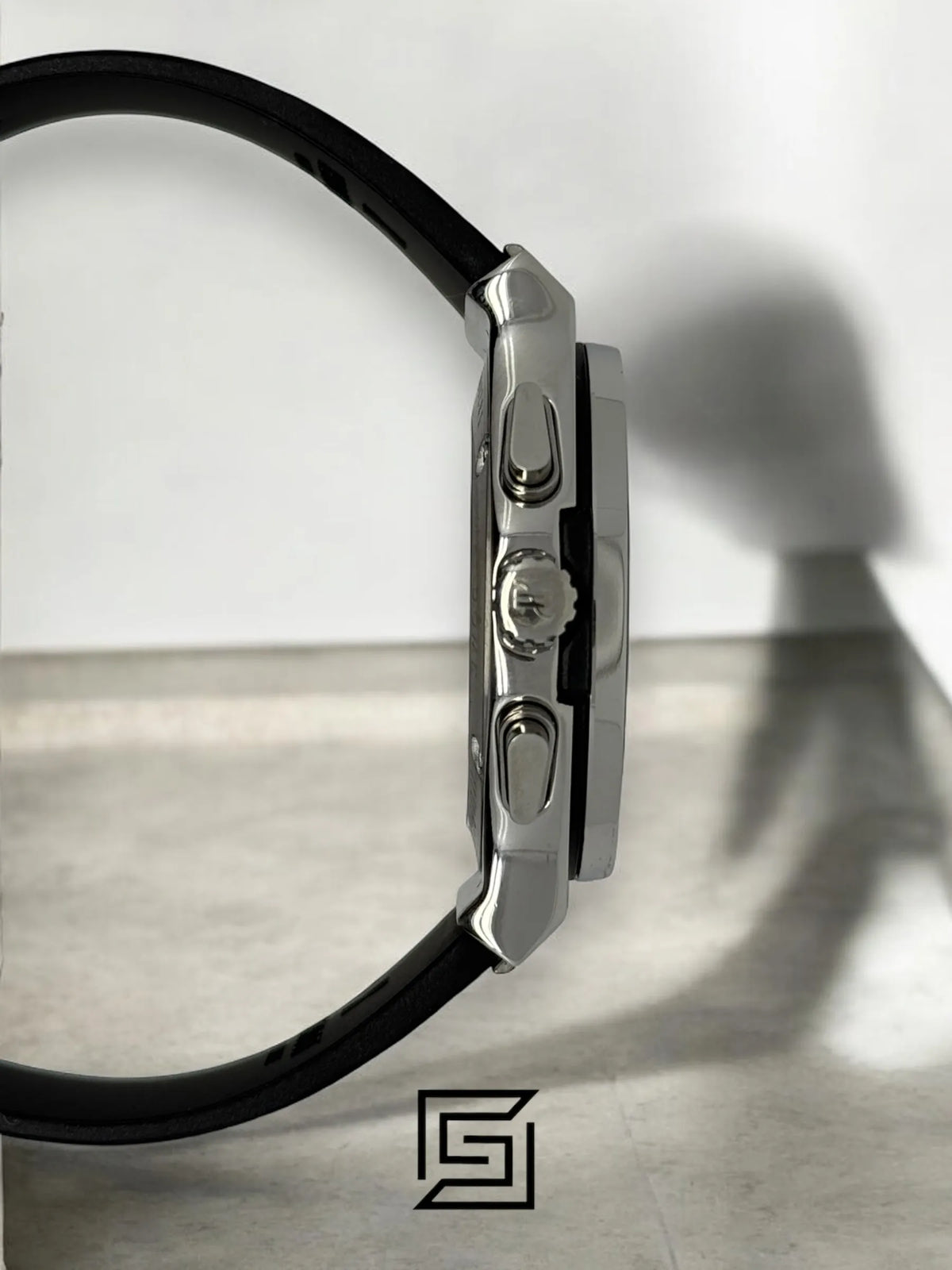 Hublot Classic Fusion White – Silver Case – Japanese Quartz – Black Rubber Strap