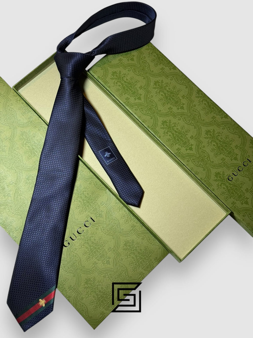 Gucci - Navy Blue Color Engraved With Gucci Bee Signature Line