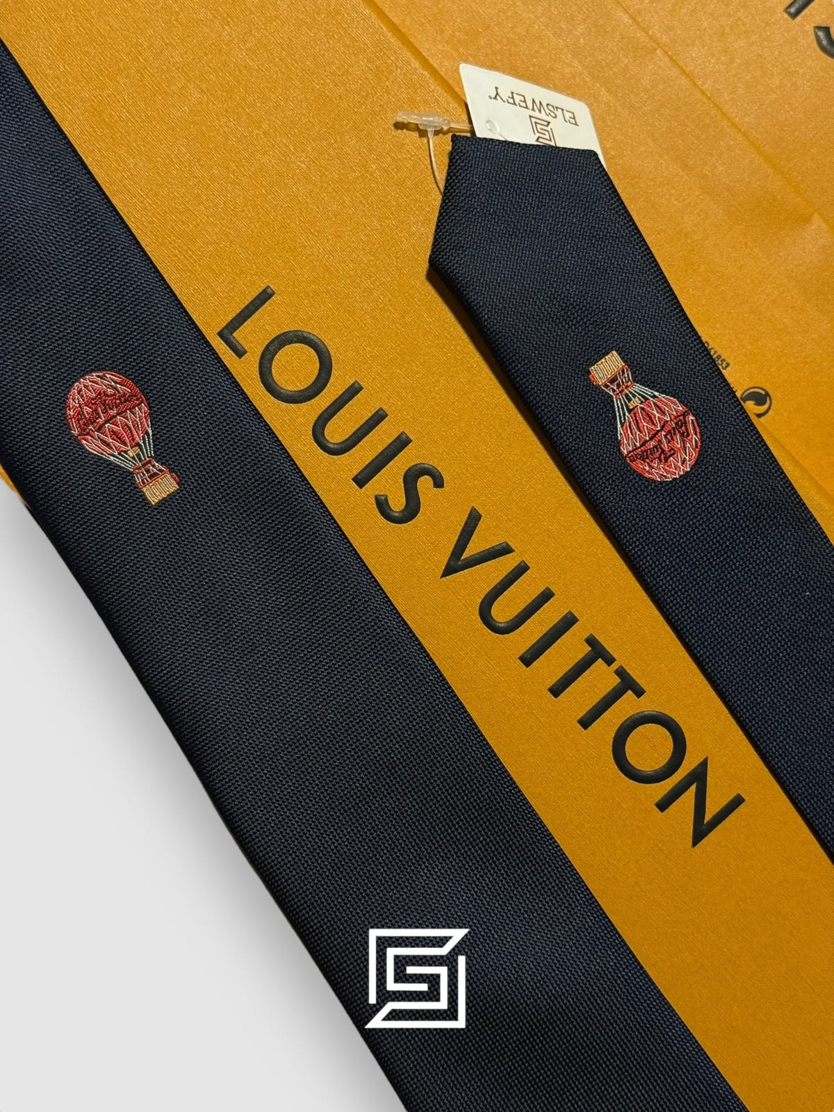 Louis Vuitton - Navy Blue Basic With LV Logo