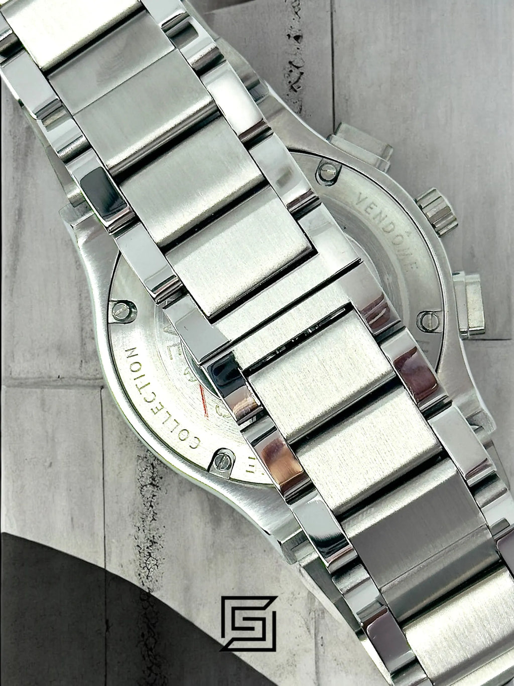 watches Hublot CLASSIC NEW - Silver Metal Band - Black Dial - Silver Body