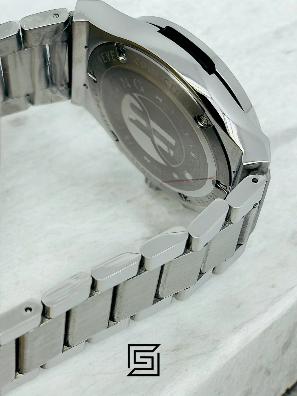 watches Hublot CLASSIC NEW - Silver Metal Band - Black Dial - Silver Body
