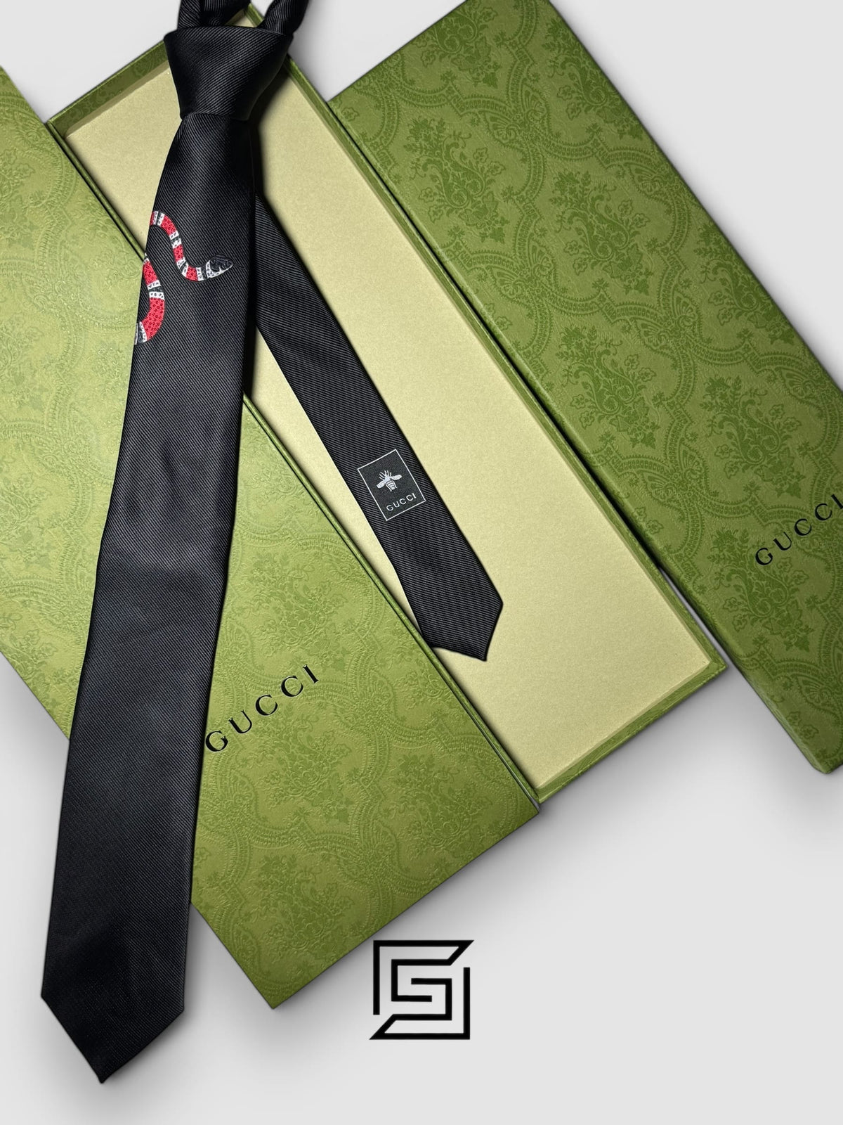 Gucci - Black Color With Red Snak