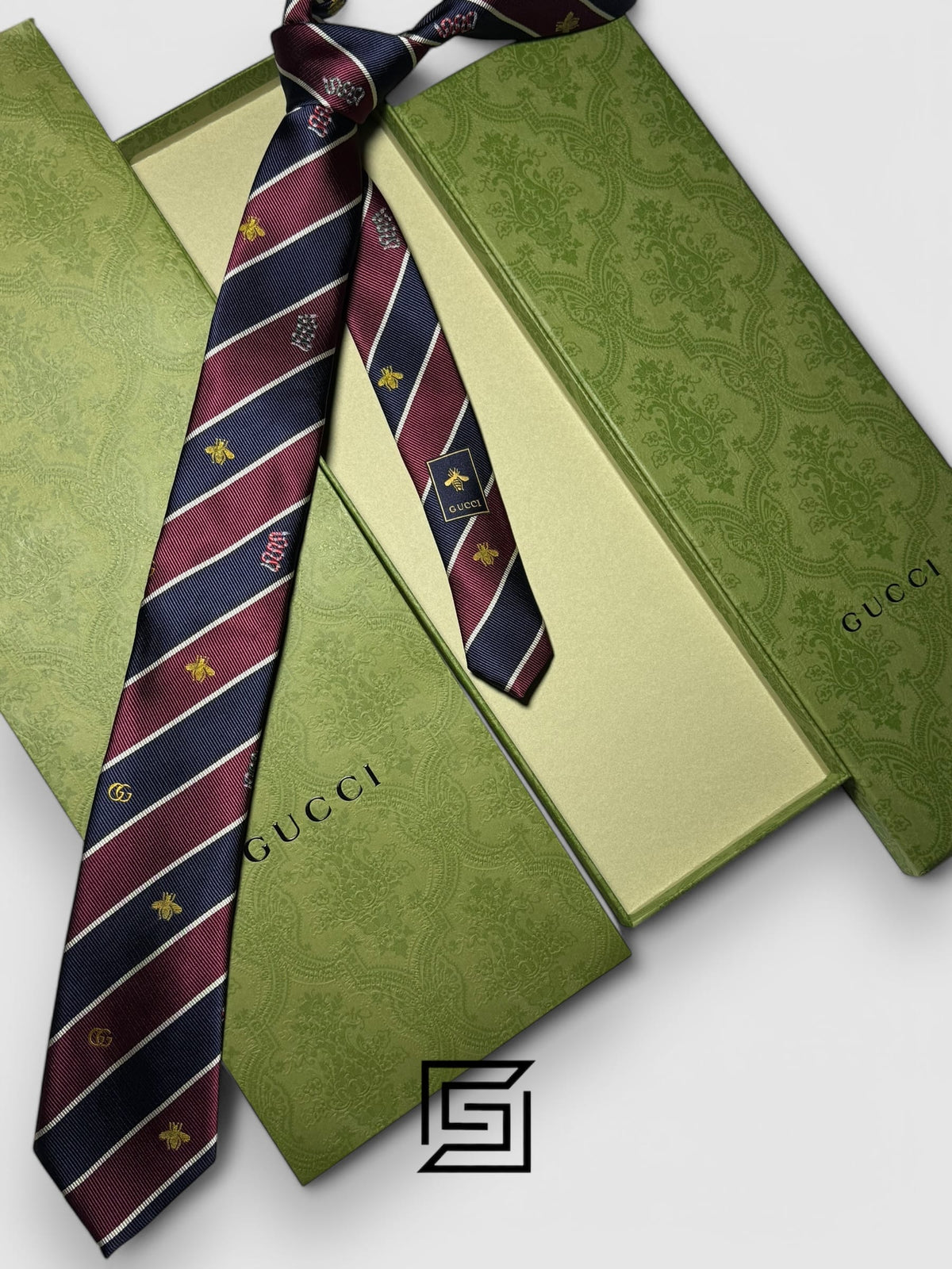 Gucci - Striped Dark Red and Navy Blue With Multi Signatures