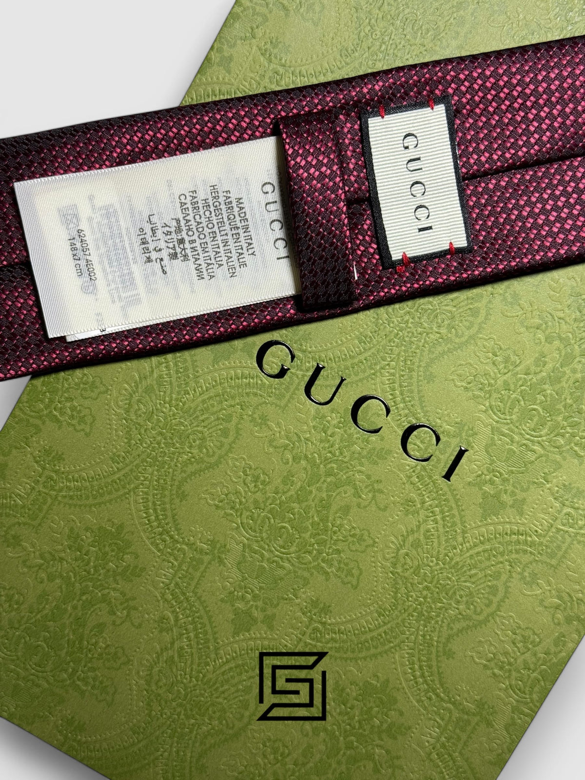 Gucci - Maroon Color Engraved With Gucci Bee Signature Line